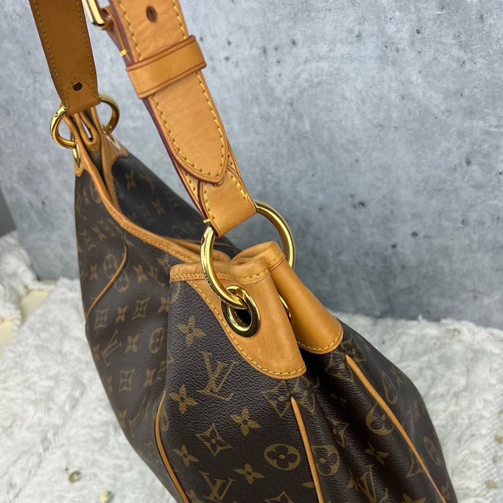 🌵Louis Vuitton Galliera PM Monogram🌵 - Picture 9 of 16